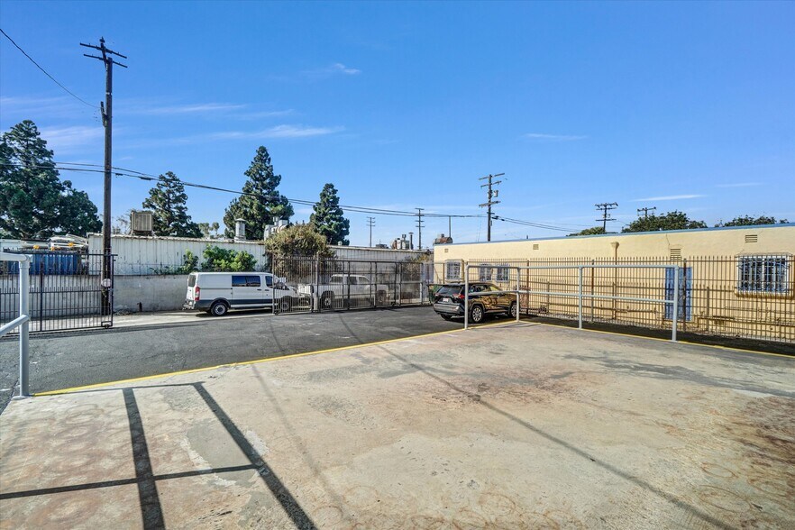 More Photos Of 520 W Pacific Coast Hwy, Long Beach Flex For Sale