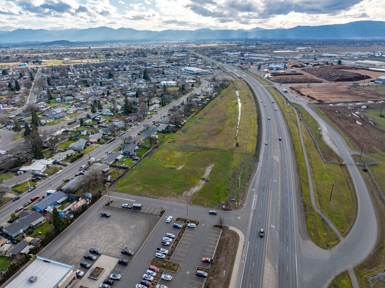 More Photos Of 8074 Highway 62, White City Land For Sale