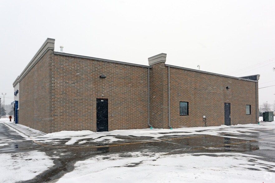More Photos Of 4281 24th Ave, Fort Gratiot Freestanding For Lease