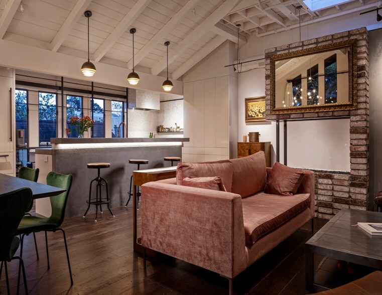 More Photos Of San Carlos NW Of 8th Ave, Carmel Storefront Retail Residential For Lease