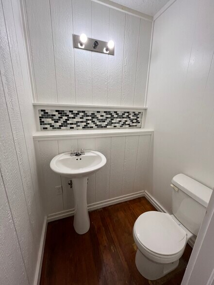 More Photos Of 304 N Muskogee Ave, Tahlequah Specialty For Lease