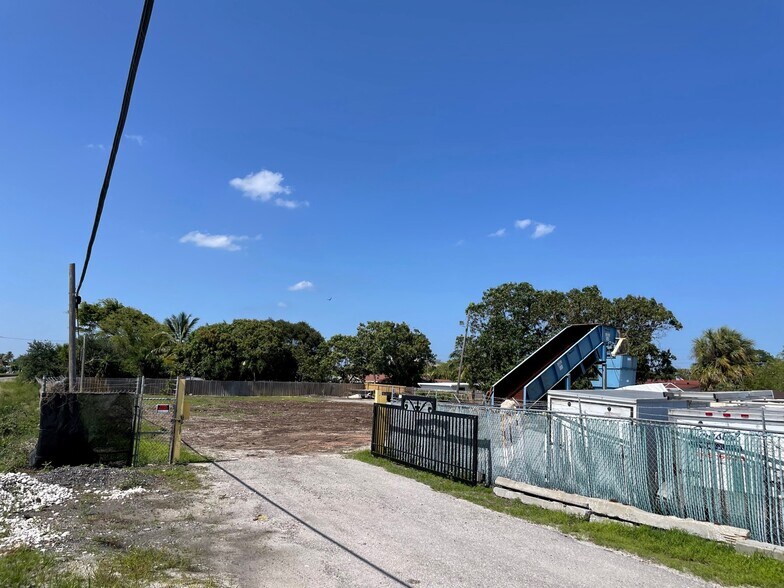 Primary Photo Of 295 SE 10th Ave, Boynton Beach Land For Lease