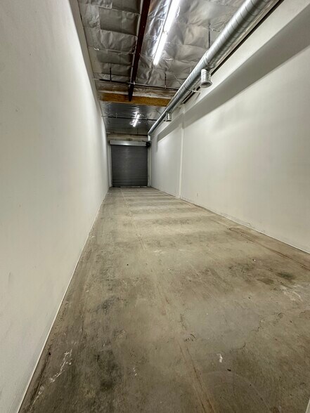 More Photos Of 729 E 9th Pl, Los Angeles Light Manufacturing For Lease