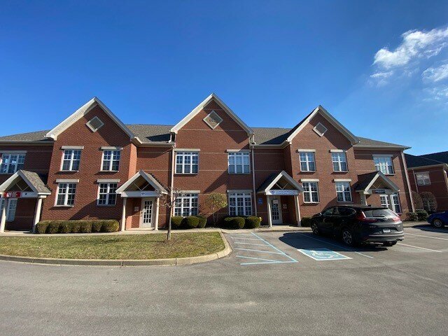 More Photos Of 601 N Shore Dr, Jeffersonville Medical For Sale