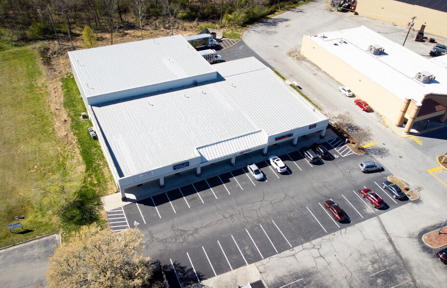 More Photos Of 221 Electric Rd, Salem Storefront For Lease