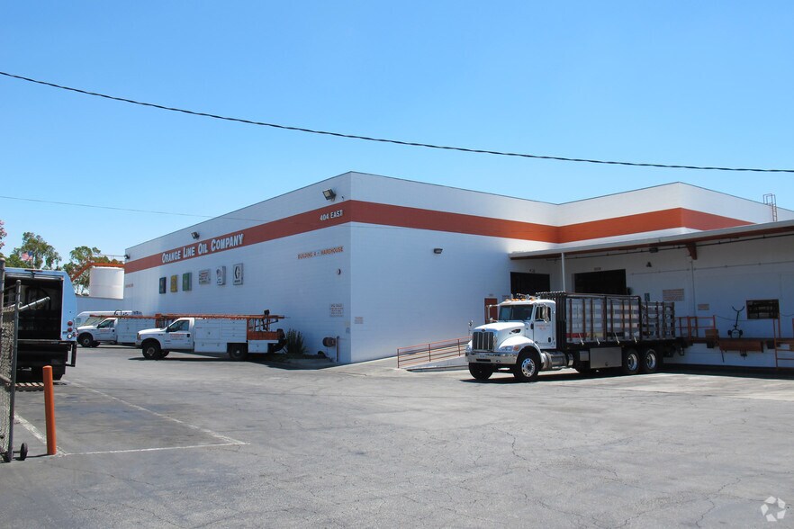 More Photos Of 404-480 E Commercial St, Pomona Warehouse For Sale