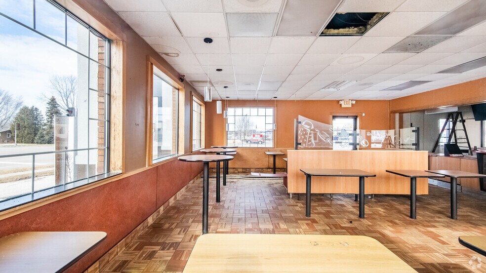 More Photos Of 1212 Utah St, Watertown Restaurant For Lease