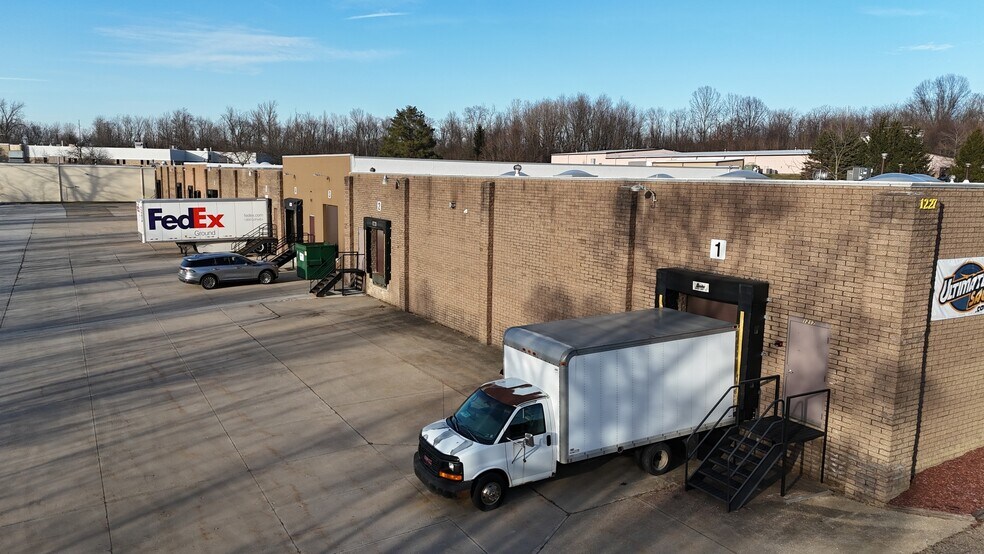 More Photos Of 1217-1227 Norton Rd, Hudson Warehouse For Lease