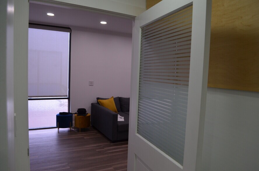 More Photos Of 7311-7323 NW 12th St, Miami Light Distribution For Sale