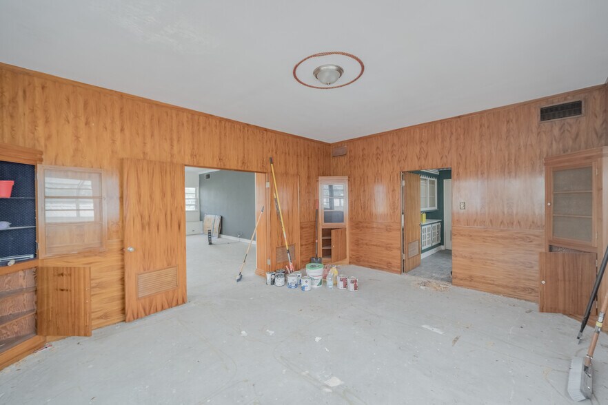 More Photos Of 150-162 S Seguin Ave, New Braunfels Office For Lease