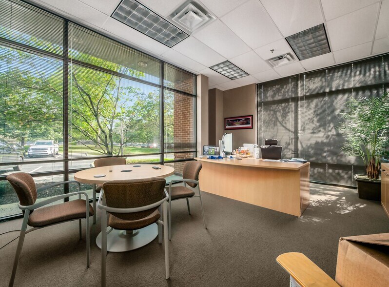 More Photos Of 5025 Bradenton Ave, Dublin Flex For Lease