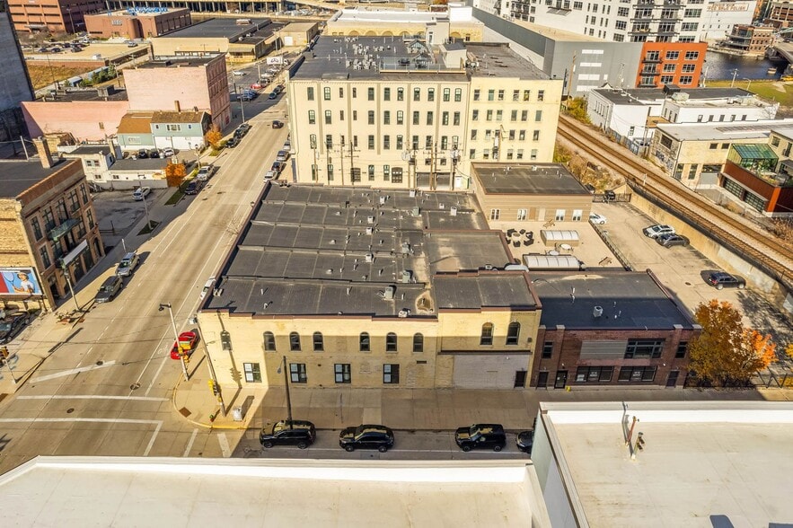 More Photos Of 184-196 S 2nd St, Milwaukee Apartments For Sale