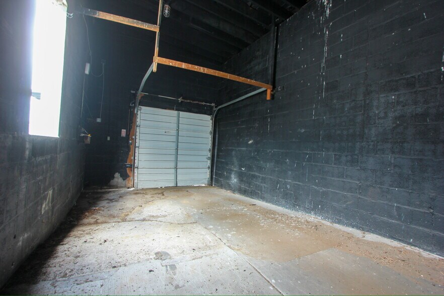More Photos Of 36 Walnut St, Thurmont Warehouse For Lease