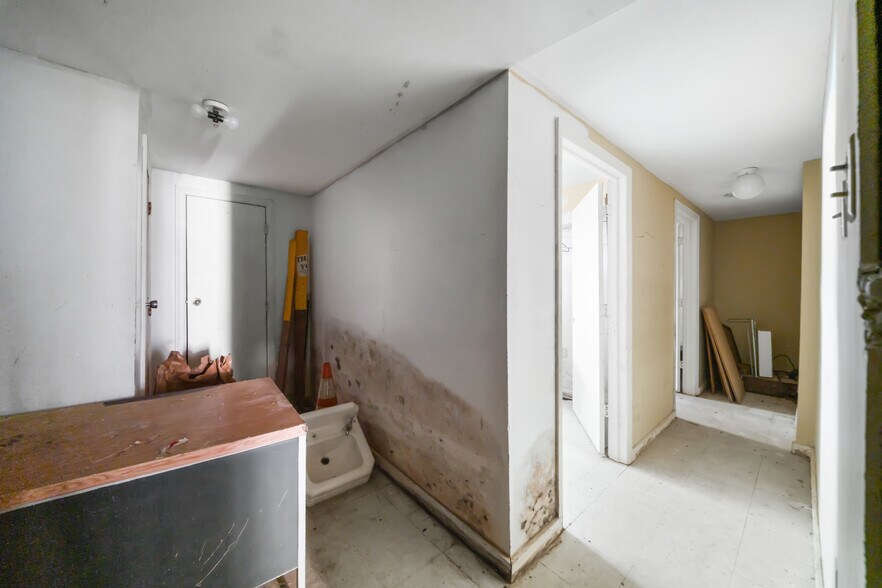 More Photos Of 1601-1605 Whitaker St, Savannah Freestanding For Sale