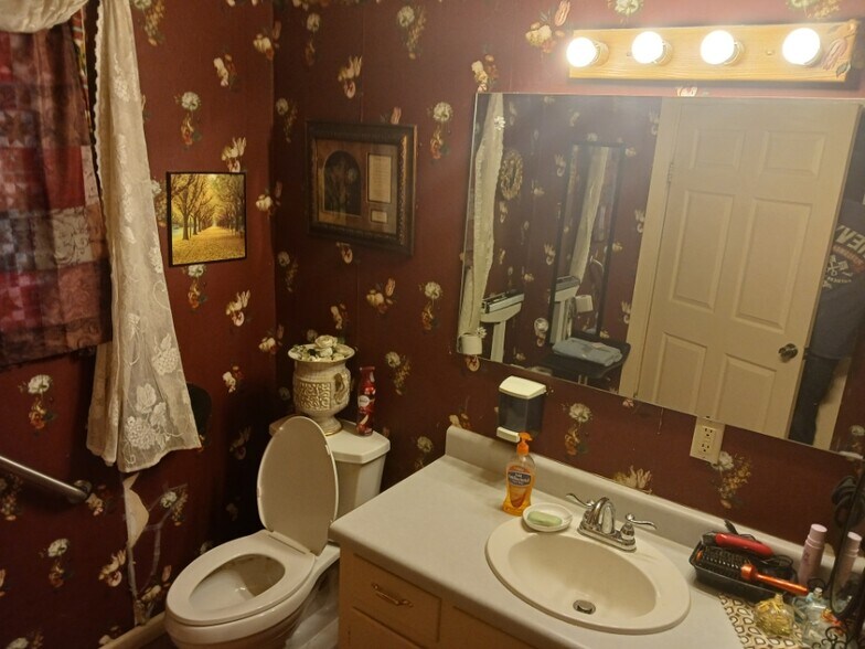 More Photos Of 4161 Hwy 62 SW, Mountain Home Restaurant For Sale