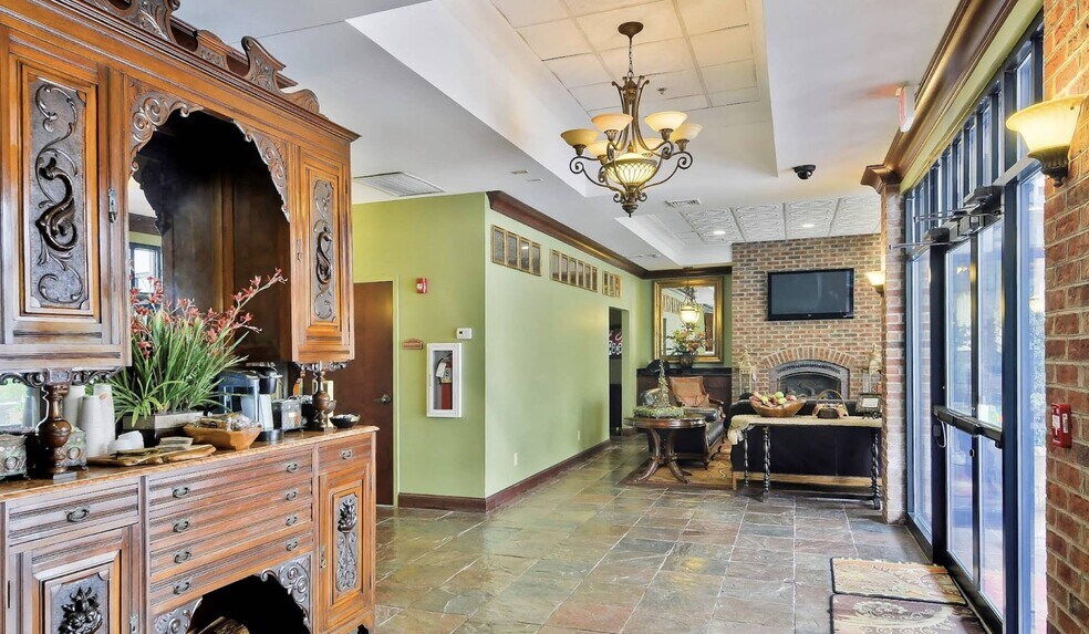 More Photos Of 205 S Main St, Blacksburg Hotel For Sale