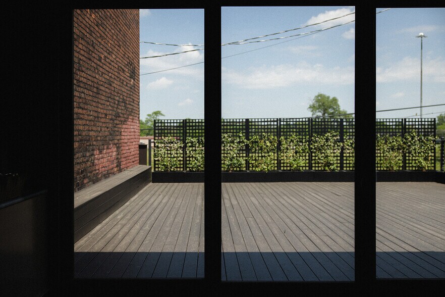 More Photos Of 2564 Michigan Ave, Detroit Storefront Retail Residential For Sale