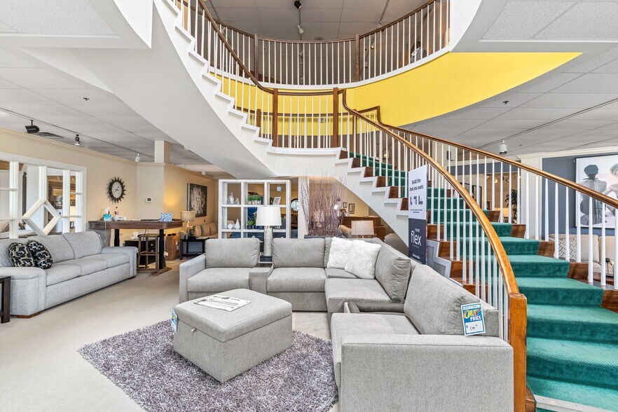 More Photos Of 130 Western Ave, South Portland Freestanding For Sale