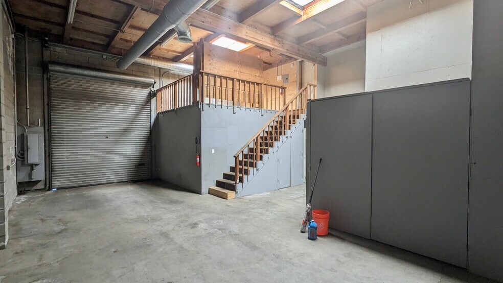 More Photos Of 48 Laurel St, Redwood City Service For Sale