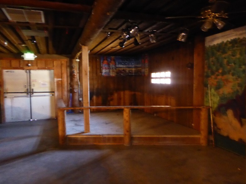 More Photos Of 607 W Main St, Payson Bar For Sale