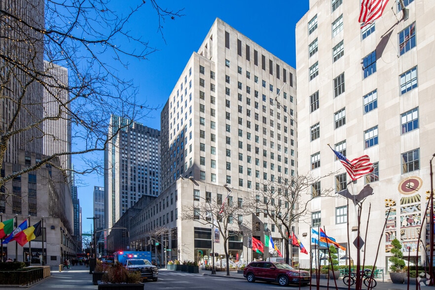 More Photos Of 50 Rockefeller Plaza, New York Office For Lease