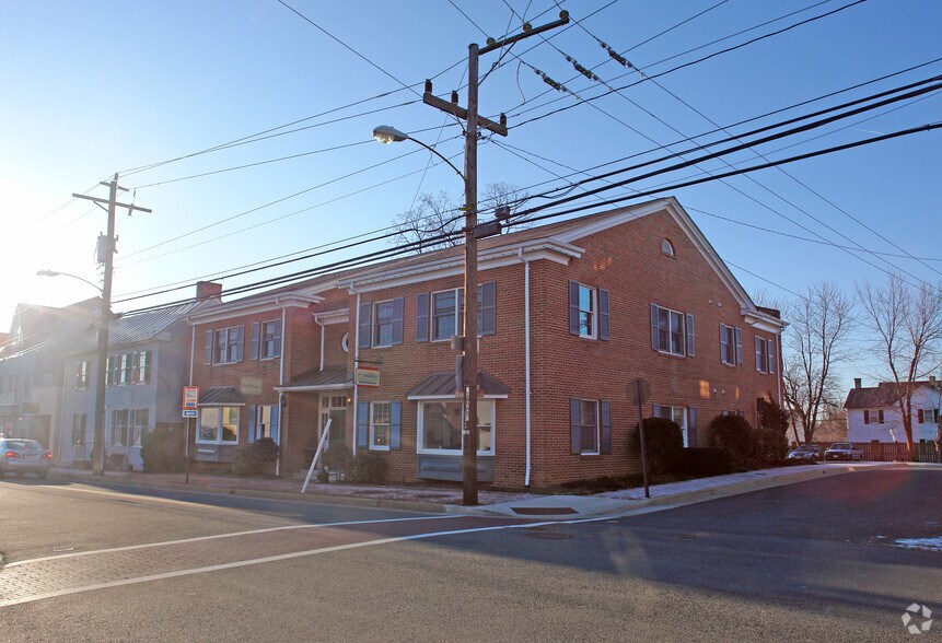 More Photos Of 15 Loudoun St SW, Leesburg Office For Sale