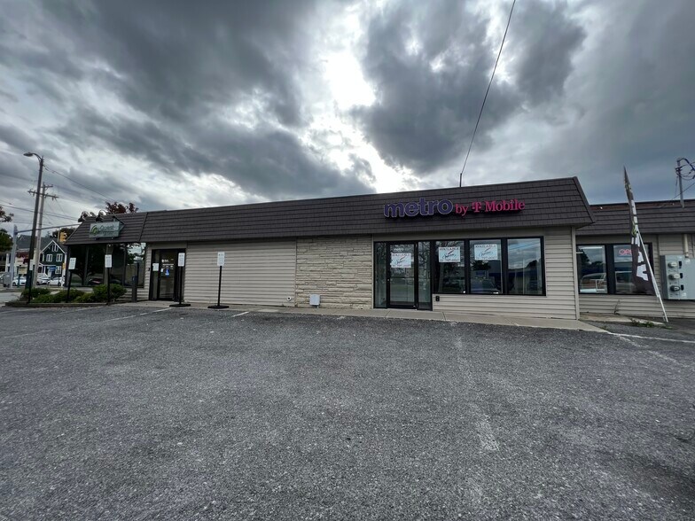 More Photos Of 2002 Genesee St, Utica Restaurant For Lease