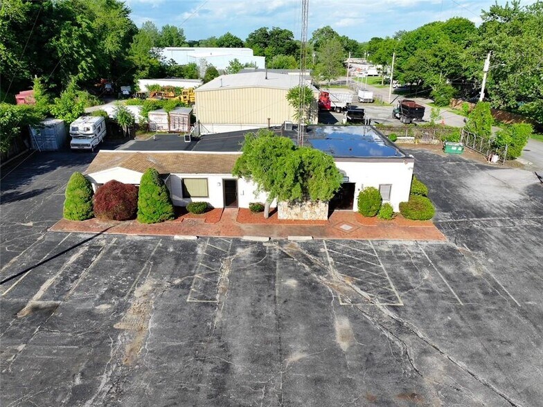 More Photos Of 63 Bleachery Ct, Warwick Distribution For Sale