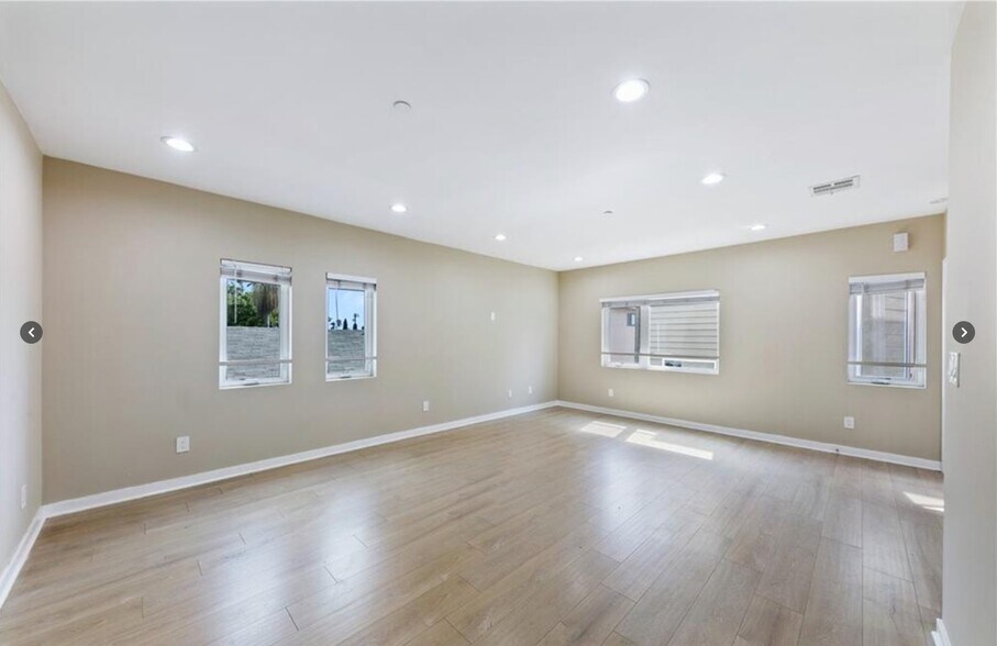 More Photos Of 961 N St Andrews Pl, Los Angeles Apartments For Sale