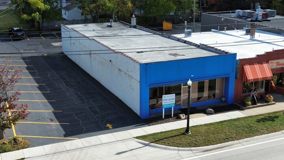 Primary Photo Of 31710 Mound Rd, Warren Storefront Retail Office For Lease