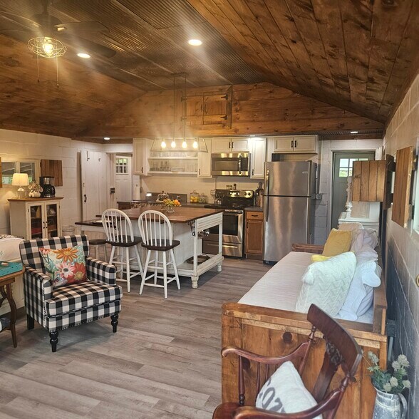 More Photos Of 12705 Rhoden Ln, Lowell Flex For Sale