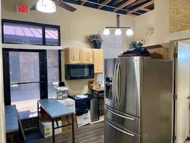 More Photos Of 7100 E Cave Creek Rd, Cave Creek Loft Creative Space For Sale