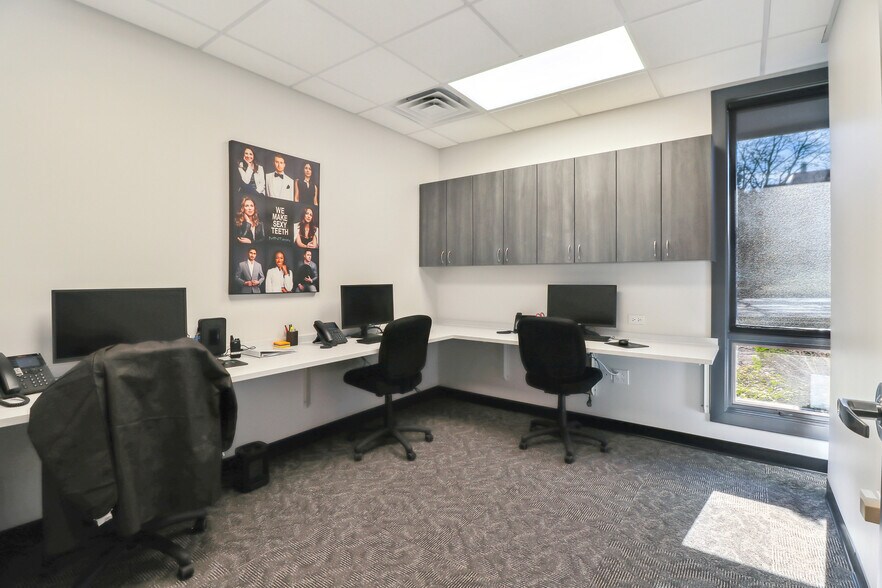 More Photos Of 2626 Washington St, Waukegan Medical For Sale