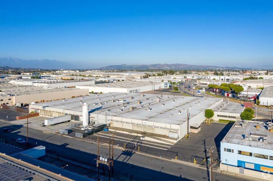 More Photos Of 6623-6625 Washington Blvd, Los Angeles Warehouse For Lease