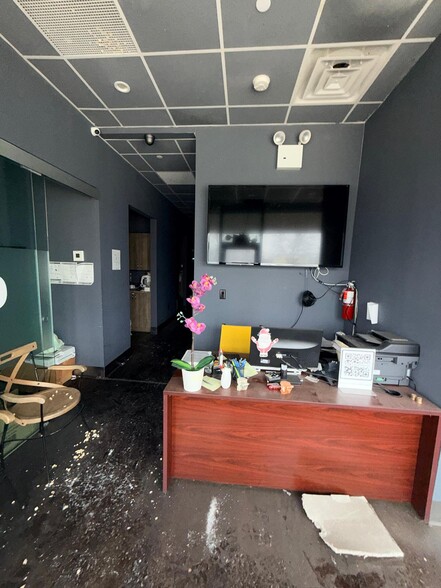 More Photos Of 22102-22150 Horace Harding Expy, Oakland Gardens Storefront For Lease