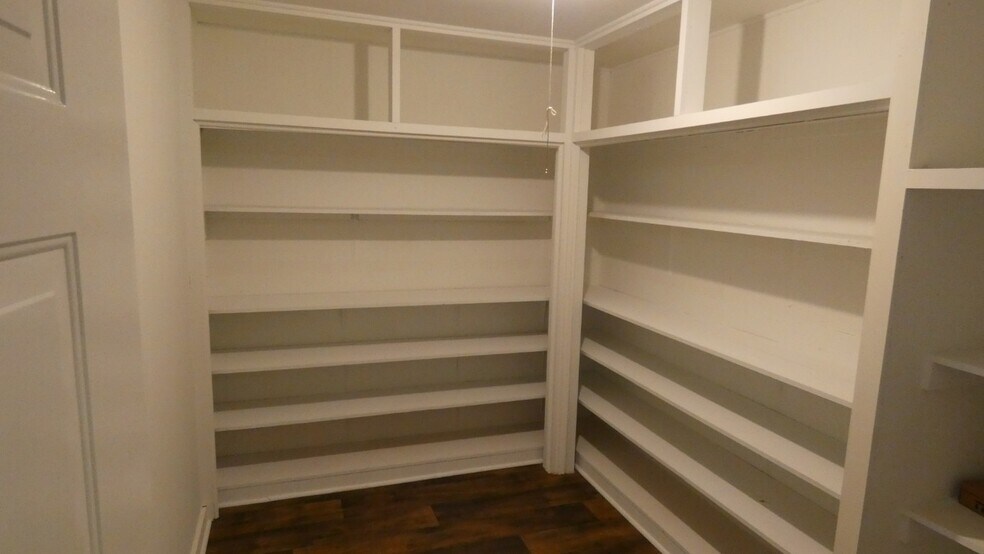 More Photos Of 2911 Middle Tennessee Blvd, Murfreesboro Office Residential For Lease