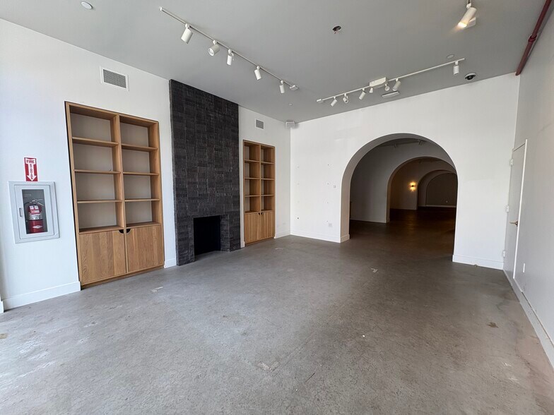More Photos Of 106 N 6th St, Brooklyn Apartments For Lease
