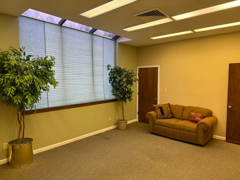 More Photos Of 146 Horizon Ct, Lakeland Office Residential For Lease