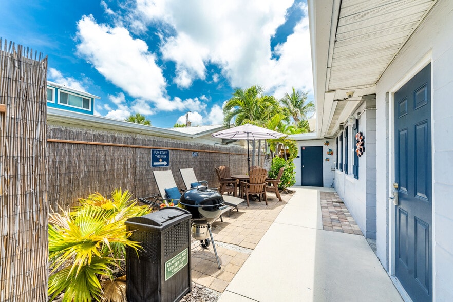 More Photos Of 1130 Gulf Blvd, Englewood Apartments For Sale
