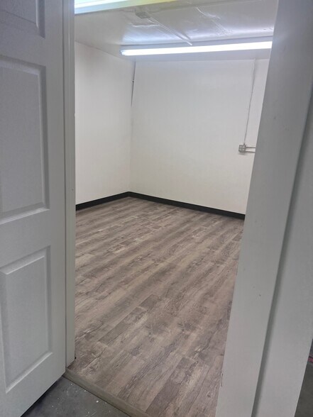 More Photos Of 320 N Arizona Ave, Prescott Warehouse For Lease