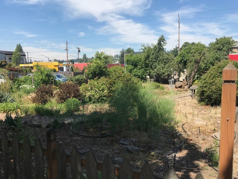 More Photos Of 623 7th St, Oregon City Restaurant For Sale