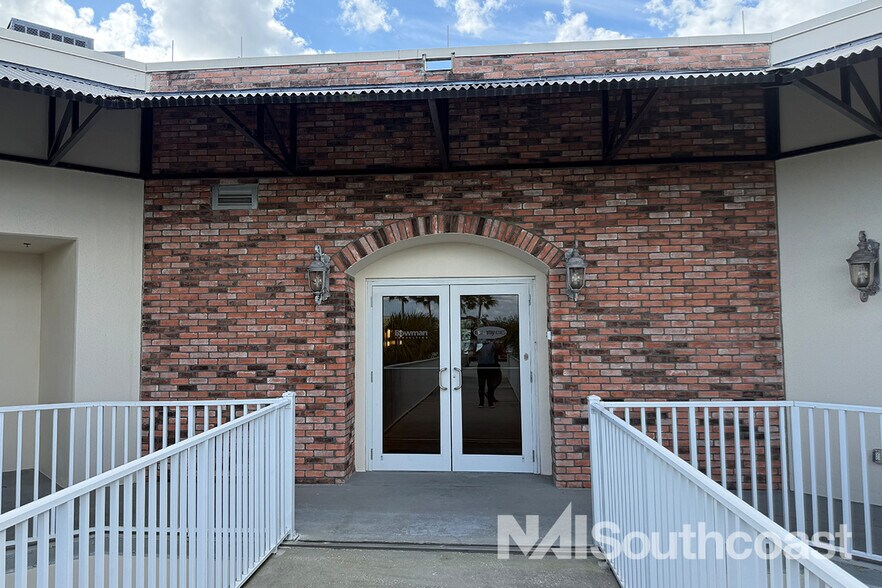 More Photos Of 10451 SW Village Center Dr, Port Saint Lucie Unknown For Lease