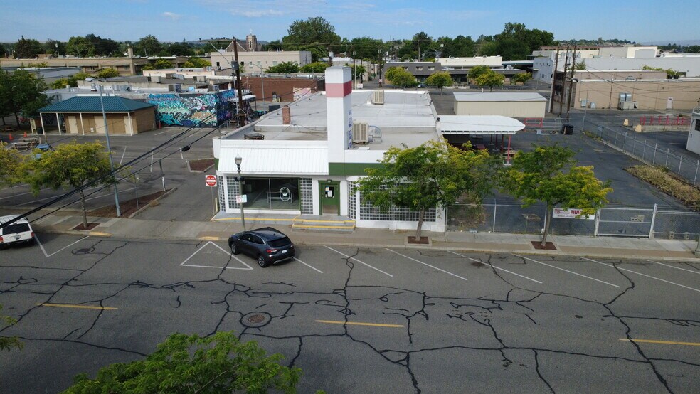 More Photos Of 19 N Benton St, Kennewick Freestanding For Sale