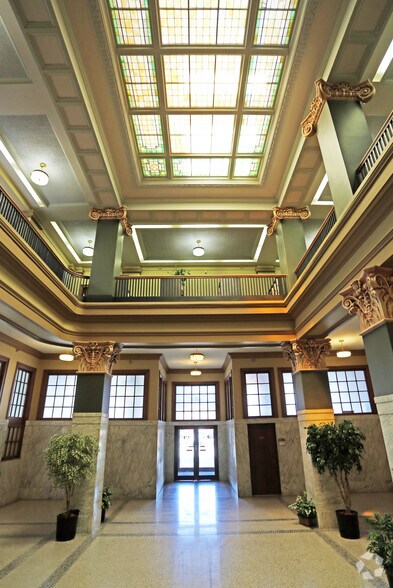 More Photos Of 323 E Walnut St, Des Moines Office For Lease