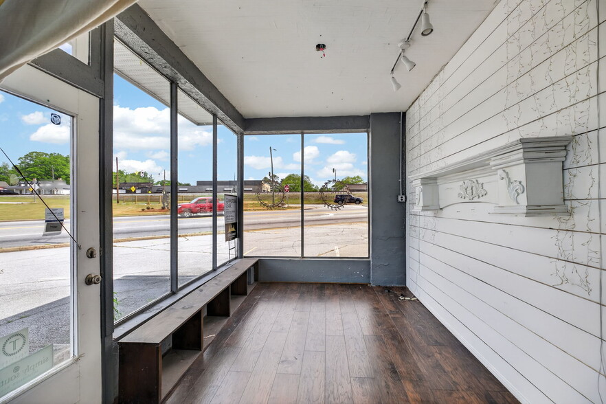 More Photos Of 116 W Bankhead Hwy, Villa Rica Storefront Retail Office For Sale