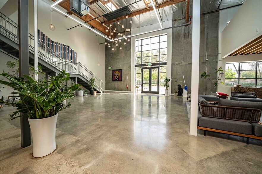 More Photos Of 2001 Saturn St, Monterey Park Light Distribution For Sale