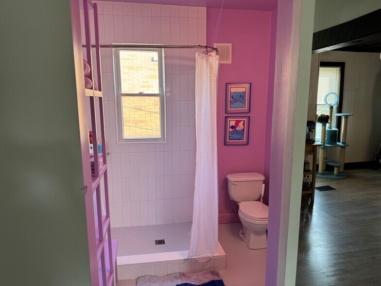 More Photos Of 81 N Mill St, Kansas City Storefront Retail Office For Sale