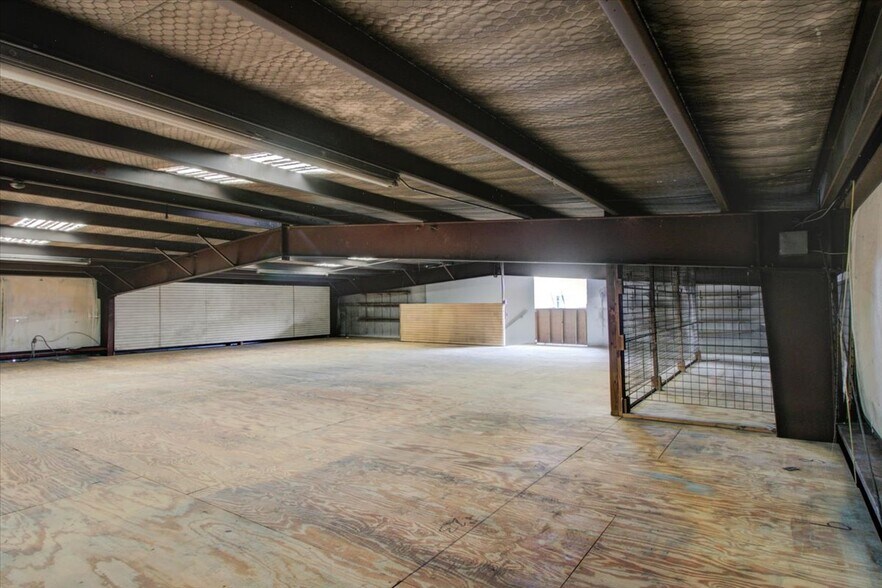 More Photos Of 4055 Old Dowlen Rd, Beaumont Warehouse For Lease