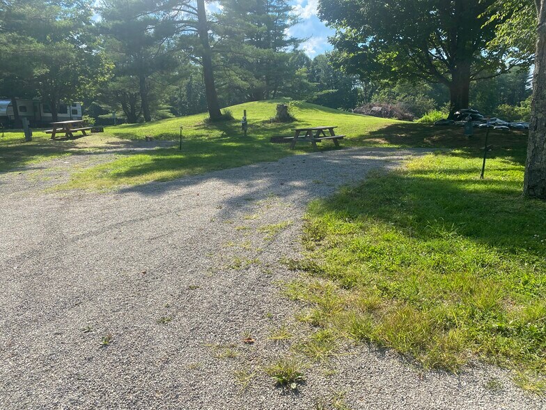More Photos Of 7896 Roundhouse Rd, New Marshfield Trailer Camper Park For Sale