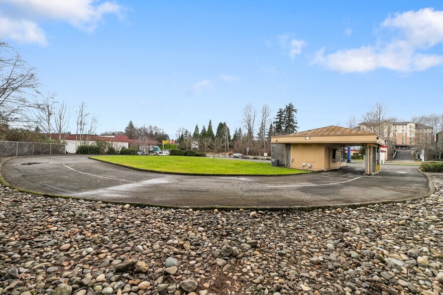 More Photos Of 4040 Meridian St, Bellingham Bank For Sale